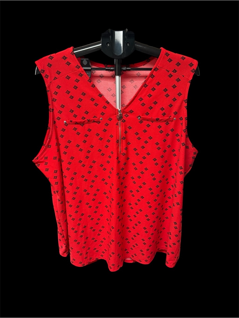 Women's Red Sleeveless V-Neck Zip Front Top, no tags, ptp 26